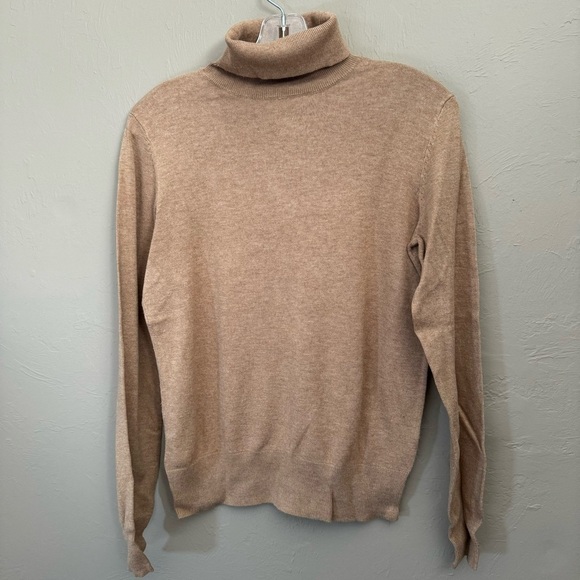 H&M Turtleneck lightweight sweater - Picture 1 of 4